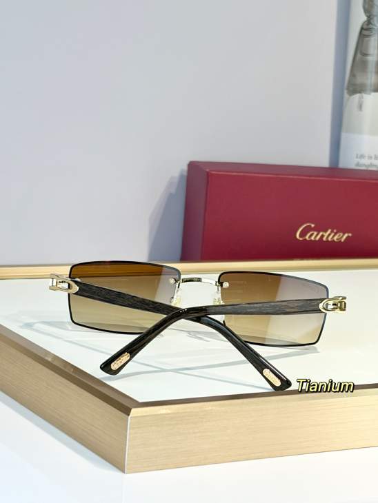 Picture of Cartier Sunglasses _SKUfw79722084fw